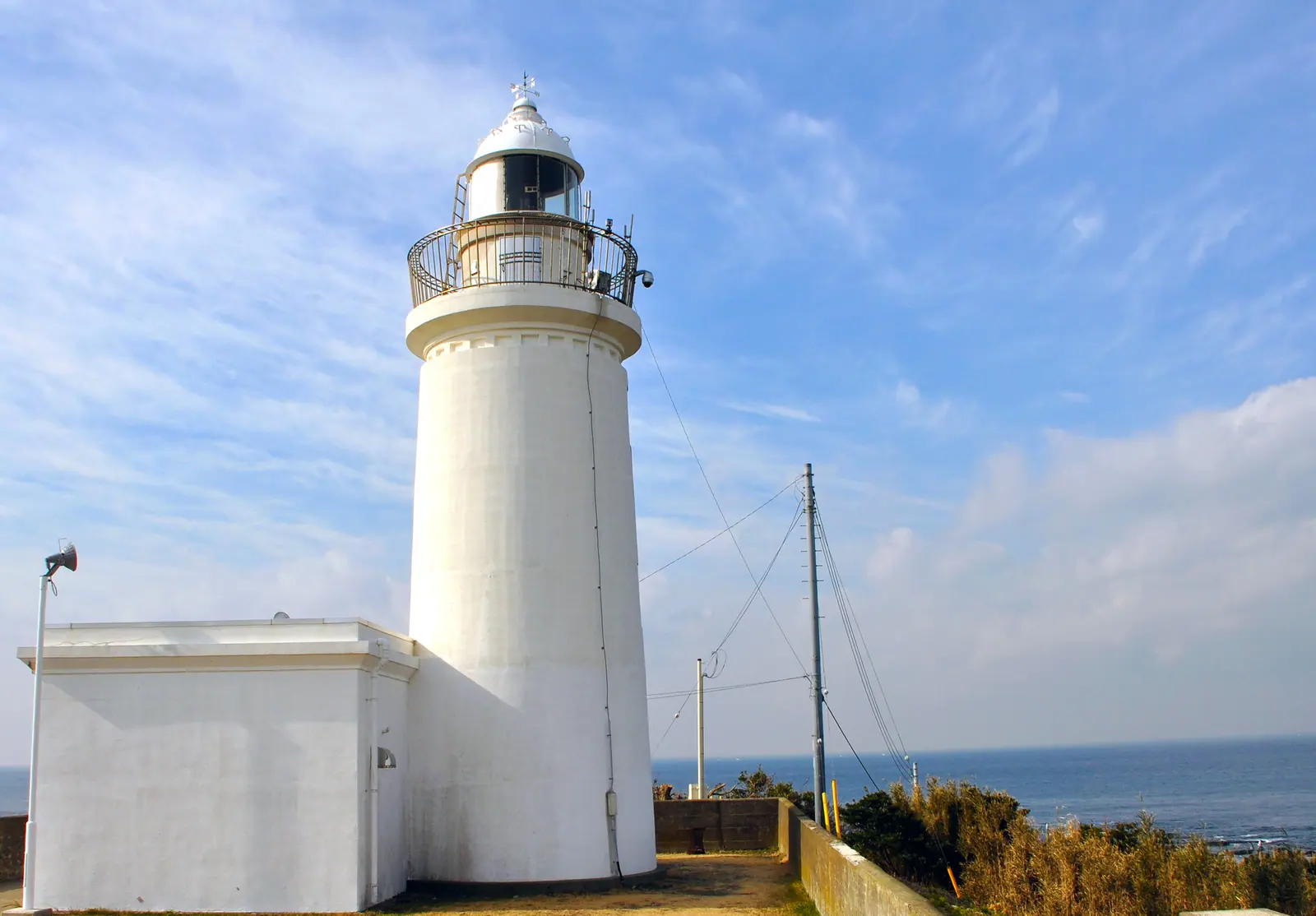 2010年に撮影された千葉県館山市の洲埼灯台